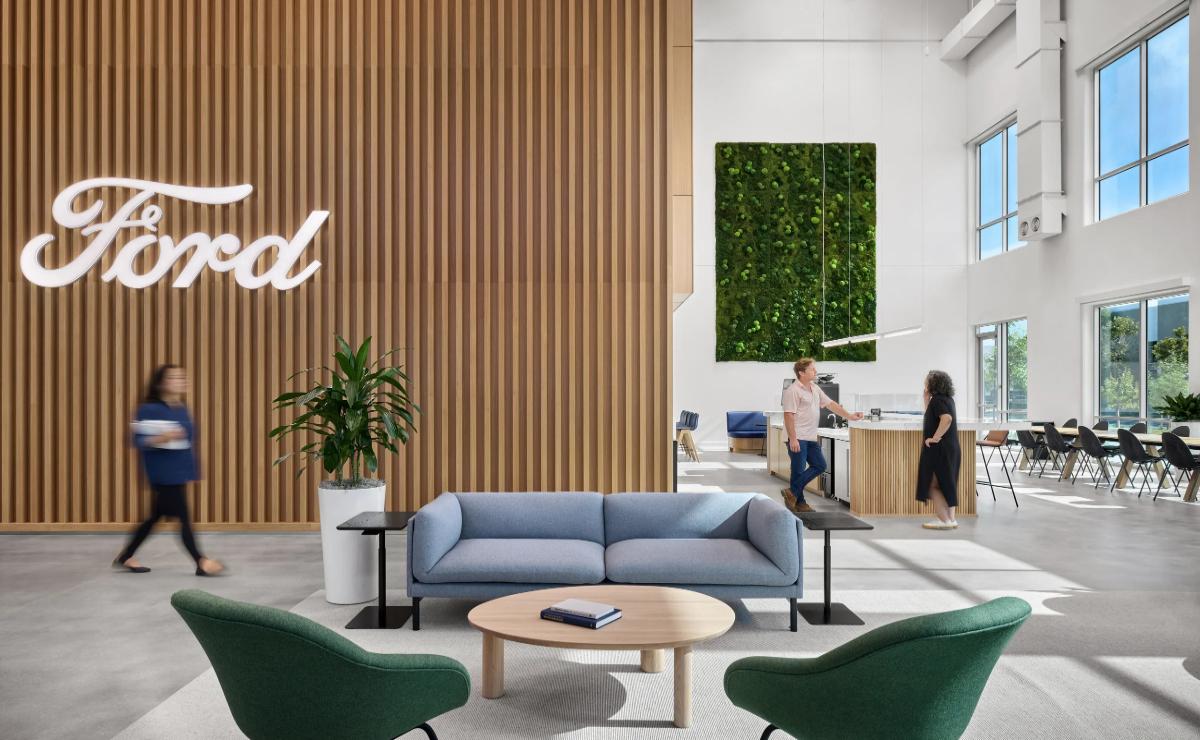 Ford inaugura su nuevo campus de vehículos eléctricos en Long Beach: Innovación y colaboración al servicio del futuro automotriz.