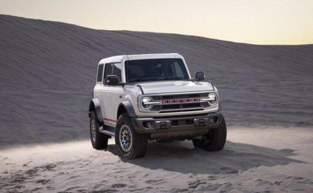 Ford Bronco 2026 celebra su 60º aniversario con un paquete retro que enamorará a los fans.