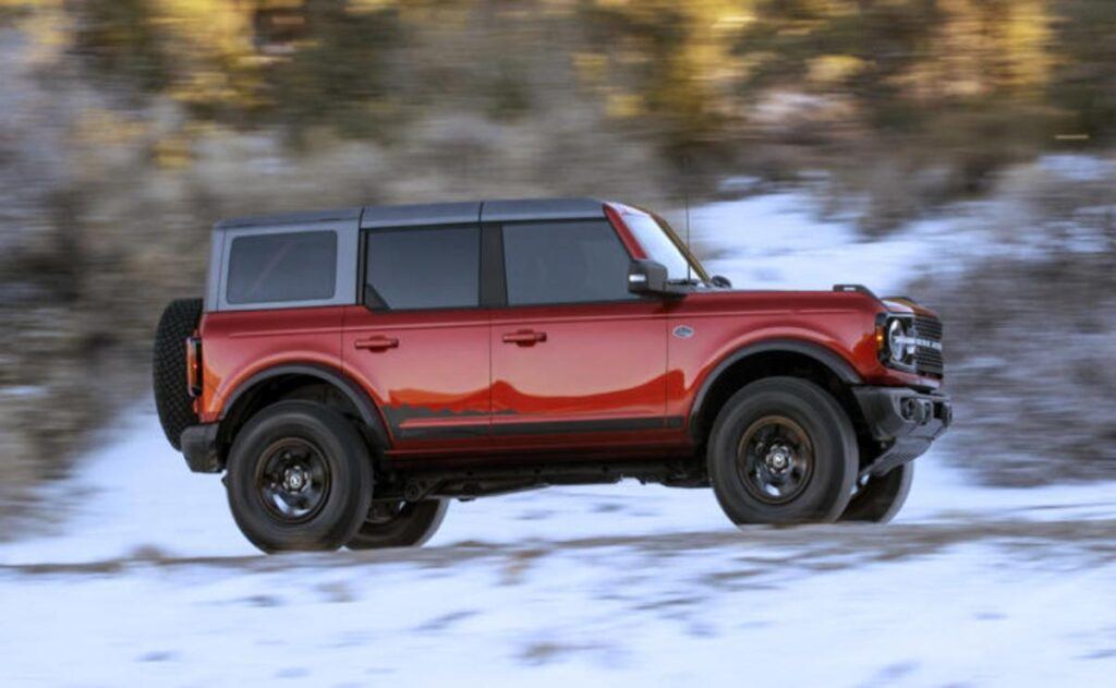 Ford Bronco 2025: Arrendamiento de $499 al mes para la SUV de tus sueños este agosto.