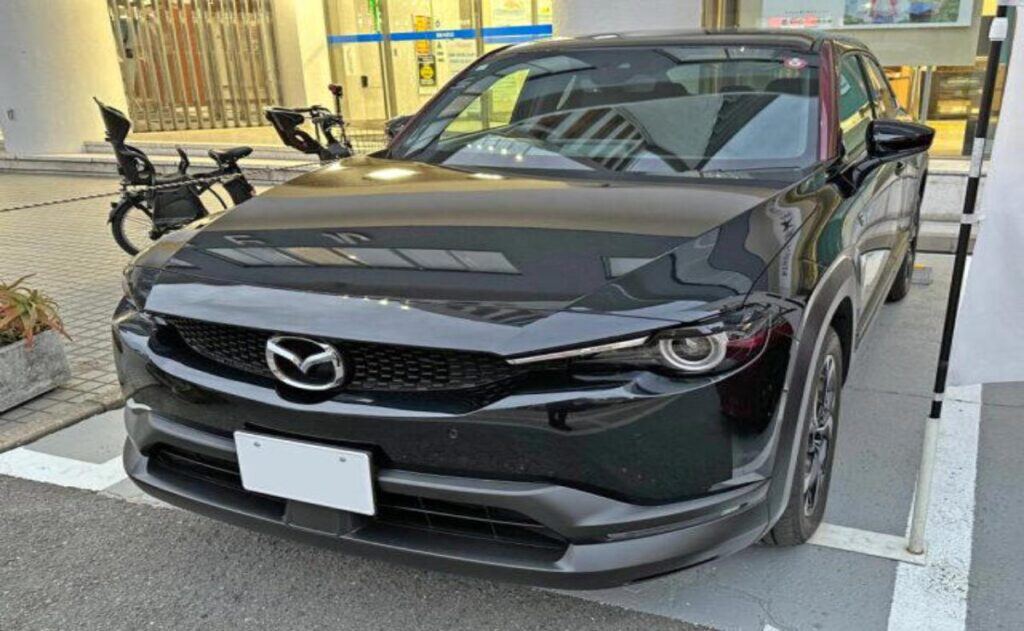 Mazda MX-30 R-EV: El motor rotativo extiende la autonomía de este eléctrico con un giro innovador.