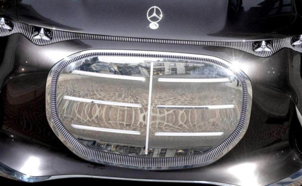 Mercedes abandona el lujo: El cambio radical hacia coches más asequibles y de mayor volumen.