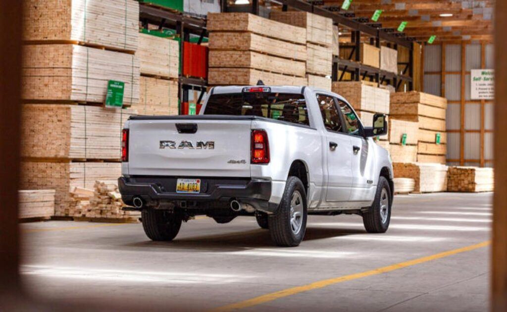 Ram 1500 Tradesman 2025: la camioneta de tamaño completo que apuesta por lo esencial.
