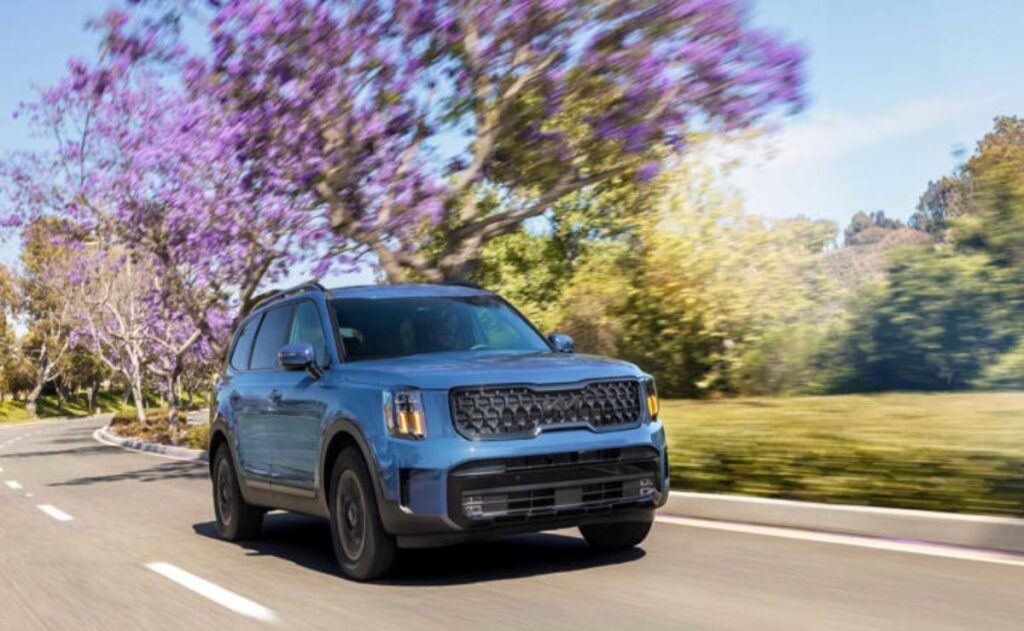 Los mejores SUV medianos de tres filas para familias en 2025: espacio y valor garantizados.