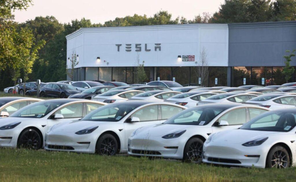 Tesla, Rivian y Lucid en Peligro: La Reforma de Trump Amenaza Millones en Créditos de Vehículos Eléctricos.