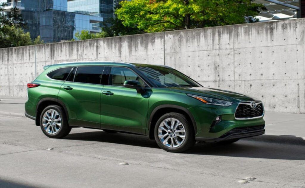 Toyota Highlander 2025: Oferta de arrendamiento irresistible y asequible para agosto.
