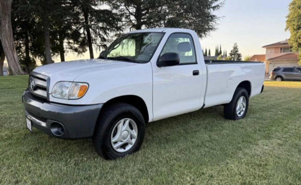 Toyota Tundra 2003: Un Tesoro con Tres Pedales que Merece un Museo.