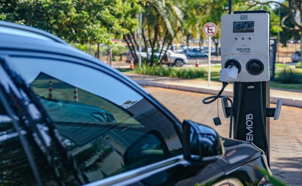 México atrae US$2.2 mil millones en inversión automotriz: un impulso clave para la electromovilidad y manufactura avanzada.
