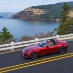 Ligero, divertido y con gran diseño aerodinámico, sí. Pero el MX-5 Miata es demasiado limitado en espacio interior y maletero, lo que lo convierte en un coche poco práctico. Ideal para escapadas cortas, pero no para quienes buscan algo más versátil.