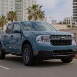 La Ford Maverick Hybrid es perfecta para quienes buscan eficiencia sin sacrificar practicidad. Su motor 2.5L Atkinson genera 191 hp y entrega 42 mpg en ciudad y 33 mpg en carretera, combinando economía y rendimiento. Compacta, moderna y asequible, es ideal para conductores urbanos y propietarios de uso ligero.