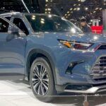 La Toyota Highlander Hybrid es un referente en fiabilidad gracias a décadas de experiencia de Toyota con sistemas híbridos. Combina rendimiento sólido y excelente economía de combustible, sin sacrificar espacio ni comodidad, convirtiéndola en una opción perfecta para familias que buscan utilidad sin gastos excesivos.