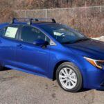 El Toyota Corolla Hatchback SE destaca por su diseño deportivo y tecnología Toyota Safety Sense 3.0. Con control de crucero adaptativo y un consumo de 32/41 mpg, ofrece un equilibrio perfecto entre diversión al volante y eficiencia. Su precio aproximado de 24.000 $ lo convierte en una opción muy atractiva.