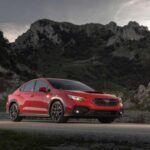 El Subaru WRX se encuentra con un promedio de 204 días en inventario. Antes un coche de culto para entusiastas, su encanto ha disminuido frente a la creciente preferencia por eficiencia y electrificación. La nueva generación ofrece más tecnología y refinamiento, pero no ha logrado atraer a los compradores de la misma manera que sus predecesores. El mercado de coches deportivos compactos está cambiando, dejando al WRX estacionado más tiempo del esperado.