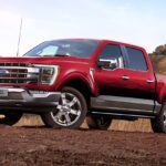 La Ford F-150 Híbrida intentó llevar la eficiencia a un modelo icónico de camioneta, pero los propietarios han reportado problemas de fiabilidad. Según Edmunds, su consumo de combustible real queda por debajo de las estimaciones, lo que la hace menos atractiva frente a otras opciones híbridas.