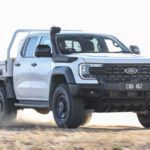 La Ranger Super Duty es un verdadero monstruo nacido en Australia. Se trata de una camioneta mediana con motor diésel turbo de 3.0 litros, snorkel de admisión de aire y tracción total, pensada para los terrenos más duros. Puede remolcar hasta 4.575 kg y viene con ejes reforzados, parachoques de acero y neumáticos todoterreno de 33 pulgadas. Una pick-up hecha para resistirlo todo, pero que nunca ha cruzado oficialmente a las carreteras de EE. UU.