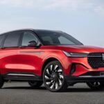 El Lincoln Nautilus se presenta como un SUV de lujo, pero su reputación no es la mejor para jubilados. Pyle advierte sobre el ruido del motor y diversas fallas mecánicas. Además, su valor se deprecia rápidamente, lo que convierte a este SUV en un gasto doble: precio de lujo y reparaciones costosas.