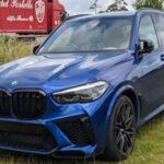 Los BMW X5 de la primera década de los 2010 suelen presentar fallos en la suspensión neumática y averías electrónicas frecuentes. Problemas en la transmisión y fugas de aceite son habituales, con reparaciones que superan los 5.000 dólares. Los expertos alertan que, sin un historial de mantenimiento impecable, comprar un X5 usado puede ser un riesgo financiero elevado.