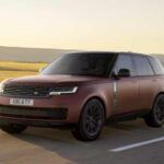 Precio: $112,250 – $240,850

El Range Rover, SUV de lujo británico, es legendario por su manejo y capacidad off-road, pero los modelos más antiguos sufren fallos eléctricos, problemas de suspensión y fugas de aceite.

Problemas: Aunque conducirlo es una experiencia de alto nivel, su mantenimiento a largo plazo puede vaciar tu bolsillo rápidamente.