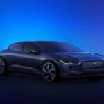 El Jaguar I-PACE irrumpió como un SUV eléctrico de lujo con diseño espectacular, pero hoy sus 246 millas de autonomía y un sistema de infoentretenimiento lento lo ponen en desventaja. A pesar de su gran comportamiento dinámico y acabados premium, su carga más lenta y tecnología desfasada lo hacen menos competitivo frente a los nuevos rivales premium.