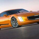 El GT4 Stinger sorprendió en su día con un diseño de coupé deportivo 2+2, extremadamente bajo y con soluciones estéticas impactantes, como sus faros verticales. Sin embargo, cuando Kia lanzó el Stinger de producción en 2017, optó por una berlina deportiva liftback mucho más racional. El resultado fue un coche práctico y competitivo frente a Audi o BMW, pero lejos de la osadía estética del concepto.