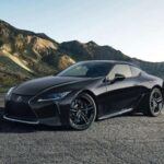 Aunque Lexus es sinónimo de lujo japonés, sus conductores no se libran de la polémica. Con 26,73 incidentes por cada 1.000 conductores, se les asocia con poca agilidad y cierta falta de conciencia en la vía. Los modelos ES y RX suelen protagonizar comentarios sobre lentitud y conducción despistada. Una paradoja para una marca que presume de refinamiento y fiabilidad.