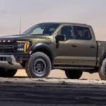 El motor 3.5L EcoBoost V6 del Ford F-150 es conocido por su impresionante combinación de potencia y eficiencia de combustible. Desde su introducción en 2011, este motor biturbo ha sido continuamente mejorado para ofrecer un rendimiento robusto y una mayor durabilidad. A pesar de su capacidad para hacer frente a remolques y terrenos difíciles, muchos conductores aseguran que el F-150 sigue funcionando sin problemas incluso después de varios años de uso intensivo, lo que lo convierte en una opción destacada para aquellos que buscan fiabilidad y resistencia.