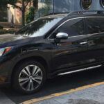 El Subaru Ascent, conocido por su practicidad y seguridad, incorpora por primera vez un sistema eléctrico en su gama. El nuevo Ascent Electric busca mantener el espacio y la versatilidad que lo caracterizan, sumando los beneficios de la movilidad cero emisiones.

Subaru, que ha venido reforzando su estrategia medioambiental, presenta este modelo como una clara muestra de su compromiso. Se espera que el Ascent eléctrico destaque por su eficiencia y reducción de emisiones, alineándose con las tendencias globales hacia la sostenibilidad.
