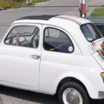 La situación de Fiat es aún más crítica: en 2024 apenas vendió 1.528 coches en todo Estados Unidos. Su cuota de mercado es prácticamente nula y sus concesionarios se reducen cada año. Con una caída del 70% en los beneficios globales de Stellantis y una reputación marcada por la baja fiabilidad, la marca italiana parece destinada a la extinción en Norteamérica.