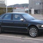 El Audi A8 es una referencia tecnológica dentro del segmento premium, pero debajo del capó es un auténtico reto. Su diseño de motor extremadamente complejo obliga a usar herramientas específicas y conocimientos avanzados. Muchos talleres evitan este modelo porque cada intervención se convierte en una operación quirúrgica de precisión que consume tiempo y recursos.