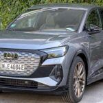El Audi Q4 e-tron fusiona diseño premium y compromiso ecológico. Su interior utiliza plásticos reciclados y fibras naturales, ofreciendo una experiencia sofisticada sin comprometer la sostenibilidad. Con un rendimiento eléctrico ágil y silencioso, se ha consolidado como una opción atractiva para los conductores preocupados por el medio ambiente.