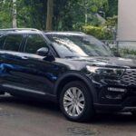 La Explorer ha sido protagonista de un recall masivo por su transmisión automática de 10 velocidades. El problema principal radica en el cuerpo de la válvula de la transmisión, que puede provocar movimientos inesperados, incluso hacia atrás. Este fallo es parte de una serie de inconvenientes reportados por propietarios durante los últimos cinco años, y la reparación se realiza mediante campañas oficiales del fabricante.