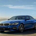 El 2023 BMW 3-Series ha sido siempre uno de los referentes en coches pequeños de lujo, pero en su última versión ha perdido algo de su emoción al volante. Si bien sigue ofreciendo una conducción sólida y opciones de motorización que entusiasman, el sistema de infoentretenimiento es una de las mayores decepciones.

La falta de simplificación en el uso del sistema multimedia y la interfaz algo confusa hace que un coche que debería ser divertido para conducir se convierta en una frustración cuando se trata de ajustar configuraciones o utilizar las funciones más sencillas. La experiencia general sigue siendo buena, pero por el precio, el 3-Series ya no es tan atractivo como antes.