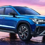 Precio sugerido: $26,420 - $36,120

El Volkswagen Taos 2025 es una de las mejores compras económicas dentro de los SUV subcompactos. Ofrece una cabina sorprendentemente espaciosa y una excelente capacidad de carga, características que lo distinguen de sus competidores como el Hyundai Kona o el Buick Encore GX. Con una opción de tracción total, el Taos es una excelente alternativa para quienes buscan un SUV compacto con rendimiento superior y mayor capacidad de tracción en terrenos difíciles.

Además de su eficiencia de combustible (hasta 36 mpg en carretera), el Taos se distingue por su diseño moderno, un sistema de infoentretenimiento intuitivo y la fiabilidad de los vehículos alemanes. Si buscas un SUV que ofrezca comodidad, rendimiento y valor a largo plazo, el Taos es una excelente opción.