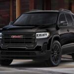 La GMC Acadia es un SUV de tamaño completo que ofrece un interior espacioso para hasta siete pasajeros y costes de mantenimiento razonables. Con precios entre 44,495 y 55,595 dólares, destaca por su fiabilidad y disponibilidad de repuestos. Es una opción práctica para familias grandes o para quienes buscan espacio extra sin comprometer la economía.