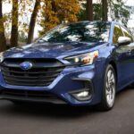 El Subaru Legacy 2025, con un precio de salida de $26,810, combina tracción total estándar con una ingeniería robusta. Su sistema AWD resistente y su diseño sólido le permiten superar a muchos SUV y sedanes de lujo en durabilidad. Para quienes necesitan fiabilidad en climas adversos o terrenos exigentes, el Legacy es una elección inteligente y económica.
