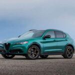 El Stelvio, el SUV de Alfa Romeo, promedia 178 días en inventario, enfrentando retos similares a la Giulia. A pesar de ser elegante y deportivo, no logra destacarse en un segmento de lujo saturado por BMW, Audi y Mercedes-Benz. La falta de una identidad clara y la limitada confianza del consumidor hacen que sus ventas sean lentas y que pase más tiempo en los concesionarios que muchos de sus rivales.