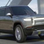 El eléctrico Rivian R1S genera entusiasmo en el papel, pero en la práctica presenta demasiados problemas. Fallos en el software, defectos de acabado y una electrónica poco confiable lo convierten en una apuesta arriesgada. A pesar de llevar en el mercado desde 2022, Rivian no ha conseguido solucionar de raíz estos inconvenientes.