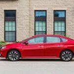 El Nissan Sentra no logró impresionar pese a su reciente actualización. Consumer Reports criticó su aceleración lenta, conducción rígida y sensación barata. Aunque Kelley Blue Book le dio un 4/5, la mayoría de opiniones coinciden en que es un compacto poco satisfactorio para quienes buscan diversión y confort en la ciudad.