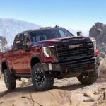GMC ha logrado una mejora considerable en términos de fiabilidad, alcanzando una clasificación de 181 problemas por cada 100 vehículos. A pesar de haber ocupado el último puesto en una encuesta de Consumer Reports en 2024, la marca ha remontado gracias a su enfoque en la calidad. La camioneta Sierra, uno de los modelos más populares de GMC, ha jugado un papel clave en esta mejora, destacando en el segmento de las camionetas de lujo con una fiabilidad mejorada. Con su reciente progreso, GMC sigue siendo una opción sólida en el mundo de los vehículos de alto rendimiento y fiabilidad.