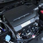 Honda es otra de las marcas que no puede faltar cuando se habla de fiabilidad en motores. Con su icónica tecnología VTEC, Honda ha creado motores que no solo son eficientes, sino que también ofrecen un rendimiento sobresaliente. Los motores B18C5, F20C y el K20 son considerados entre los más fiables y con mejores desempeños, siendo ampliamente reconocidos en la industria del motor. Además, la marca ha mantenido su posición de líder con motores que cumplen con las estrictas normas de emisiones y eficiencia de combustible, destacándose por su capacidad para ofrecer una vida útil larga y sin fallos importantes.

Destacado: La tecnología VTEC y los motores B18C5 y K20 han consolidado a Honda como un referente en fiabilidad.