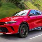 El Dodge Durango destaca por su potencia y capacidad de remolque, pero su consumo de combustible es elevado, con un promedio de 15 MPG en modelos con motor V8, lo que representa un gasto adicional de $3,000 al año. Además, los propietarios han informado sobre problemas en el colector de escape, que pueden generar ruidos extraños o humo al arrancar. Aunque su diseño robusto es ideal para quienes buscan potencia, el mantenimiento y las reparaciones de larga duración pueden ser costosos, especialmente si se descuida la inspección preventiva.

Consejo: Si decides comprar un Durango, asegúrate de realizar una inspección completa del sistema de escape y verifica que el vehículo tenga un historial de mantenimiento adecuado.