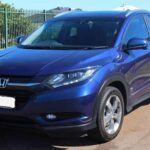 El Honda HR-V 2025 destaca por su confiabilidad y comodidad, con manejo ágil y tamaño adecuado para conductores mayores. Su diseño y desempeño equilibrado lo convierten en una opción segura y relajante.

Características clave: Honda Sensing estándar, con asistencia de mantenimiento de carril y control de crucero adaptativo. Ofrece un viaje suave y seguro, con precio inicial aproximado de $26,450, proporcionando un valor duradero para jubilados que buscan tranquilidad y confort.