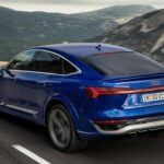 El Audi SQ8 e-tron es potente y refinado, pero su precio elevado y autonomía inferior a otros eléctricos de lujo le juegan en contra. En un segmento donde Tesla, BMW y Mercedes ofrecen más alcance o prestaciones por menos dinero, este SUV deportivo queda relegado a un público muy reducido.