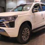 El Chevrolet Colorado, aunque popular en el segmento de camiones medianos, ha tenido una serie de problemas de fiabilidad, que incluyen fallos en la transmisión, errores en el sistema de infoentretenimiento y fallos en los componentes. Estos problemas se han vuelto comunes en el modelo 2025, lo que ha disminuido el entusiasmo de los conductores. Si buscas un camión mediano confiable, el Ford Ranger es una alternativa que no presenta los mismos problemas y ofrece una mejor experiencia de conducción.