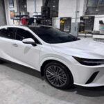 El Lexus RX Hybrid combina lujo y fiabilidad de una manera que pocos SUVs pueden igualar. Disfrutarás de un paseo suave y de características de alta gama propias de un SUV de lujo, sin tener que preocuparte por reparaciones constantes. Su sistema híbrido, basado en la tecnología de Toyota, asegura que este SUV dure muchos años, brindándote estilo y tranquilidad a lo largo de tu jubilación.