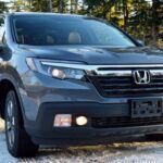 Los modelos anteriores a 2017 presentan fallos frecuentes

La Honda Ridgeline ha mejorado significativamente en sus versiones más recientes, especialmente a partir de 2017, cuando la plataforma fue revisada y mejorada. Sin embargo, los modelos anteriores a este año son conocidos por sus problemas de suspensión, fallos en la dirección asistida y problemas eléctricos recurrentes. Si estás pensando en adquirir una Honda Ridgeline, lo más recomendable es que optes por un modelo de 2017 o posterior, para evitar los inconvenientes comunes de los modelos más antiguos.

Destacado: Fallos de suspensión, dirección asistida y problemas eléctricos en modelos previos a 2017.