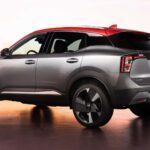 Precio sugerido: $23,220 - $29,070

El Nissan Kicks 2025 es la opción ideal para quienes buscan un SUV compacto, económico y eficiente. A partir de solo $23,220, el Kicks ofrece una cómoda cabina y gran espacio de carga para su tamaño. Además, su eficiencia de combustible sobresale con más de 30 mpg, lo que lo convierte en una de las opciones más rentables en el mercado.

Este modelo también incluye características de seguridad como frenado automático de emergencia, lo que añade valor al paquete. Con su tracción delantera y manejo fácil en espacios reducidos, el Kicks es perfecto para conductores urbanos que no quieren sacrificar funcionalidad por precio.