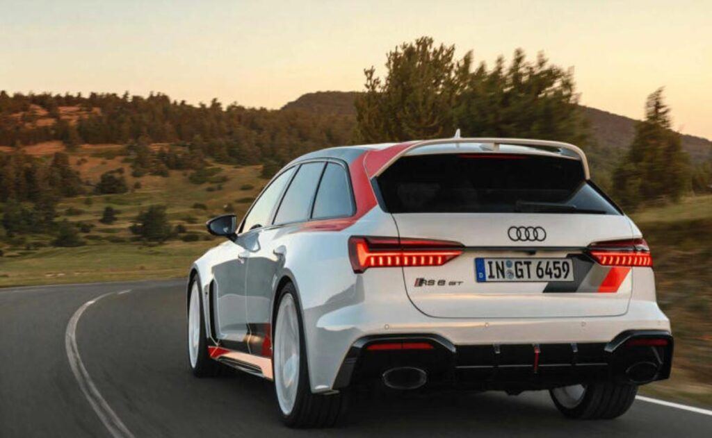 El CEO de Audi desafía a BMW y Mercedes: apoya la prohibición de la combustión en la UE para 2035.