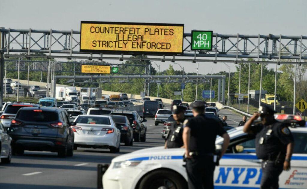 Autos fantasma en Nueva York: ¿Cómo las placas ilegales están afectando la seguridad y las finanzas de la ciudad?