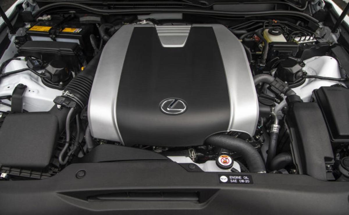 Lexus IS 2025: ¿Vale realmente $41,830? Análisis experto de un sedán deportivo con historia.