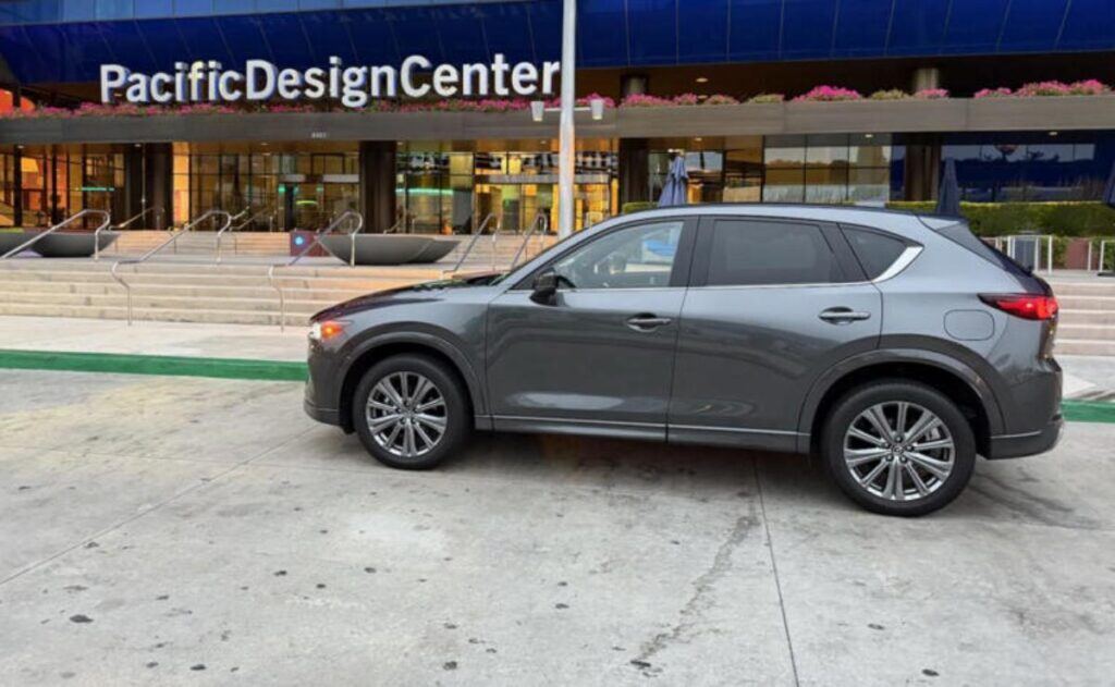 Mazda CX-5 2025: el SUV compacto que sigue marcando la diferencia.